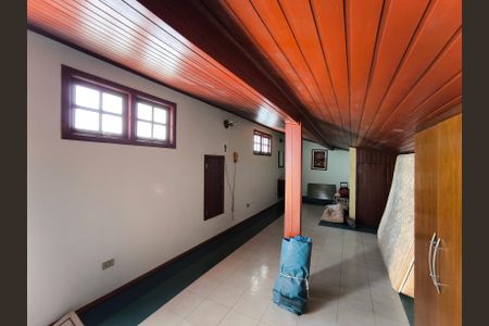 Casa de condomínio à venda com 243m², 3 quartos e 2 vagasSótão