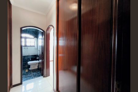 Casa de condomínio à venda com 243m², 3 quartos e 2 vagasQuarto 1 - Suíte