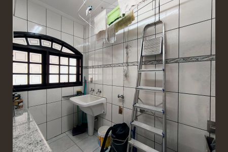 Casa de condomínio à venda com 243m², 3 quartos e 2 vagasÁrea de Serviço