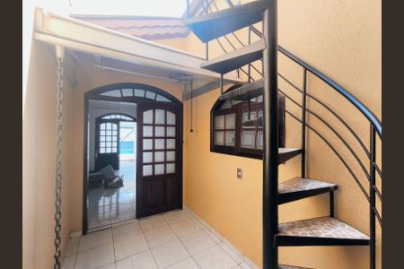 Casa de condomínio à venda com 243m², 3 quartos e 2 vagasJardim de Inverno