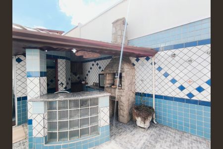 Casa de condomínio à venda com 243m², 3 quartos e 2 vagasChurrasqueira