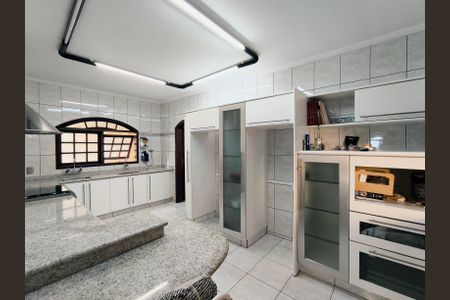 Casa de condomínio à venda com 243m², 3 quartos e 2 vagasCozinha