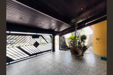 Casa de condomínio à venda com 243m², 3 quartos e 2 vagasGaragem