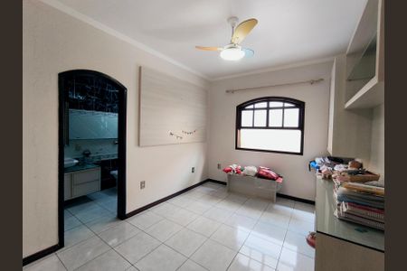 Casa de condomínio à venda com 243m², 3 quartos e 2 vagasQuarto 2 - Suíte