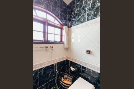 Casa de condomínio à venda com 243m², 3 quartos e 2 vagasBanheiro da Suíte 1