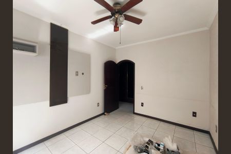 Casa de condomínio à venda com 243m², 3 quartos e 2 vagasQuarto 1 - Suíte