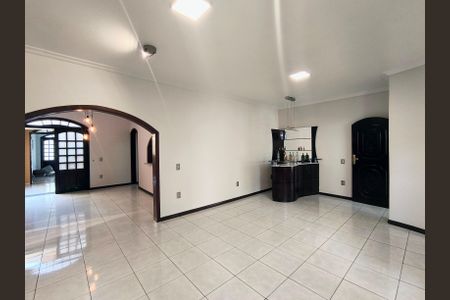 Casa de condomínio à venda com 243m², 3 quartos e 2 vagasSala