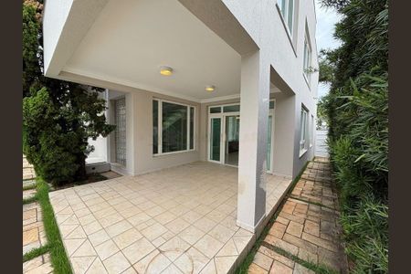 Casa à venda com 410m², 4 quartos e 3 vagas