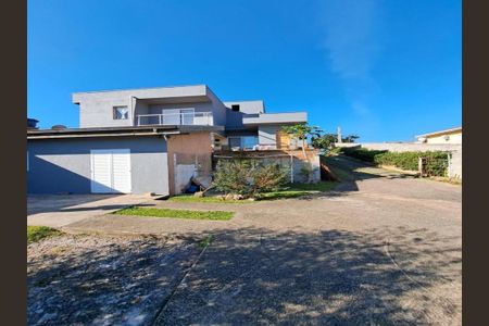 Casa à venda com 300m², 3 quartos e 4 vagas