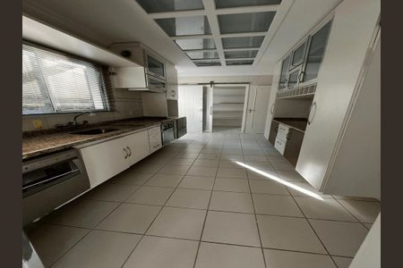 Casa à venda com 4 quartos, 279m² em Jardim Santa Teresa, Jundiaí