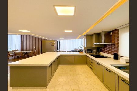 Casa à venda com 280m², 3 quartos e 4 vagas