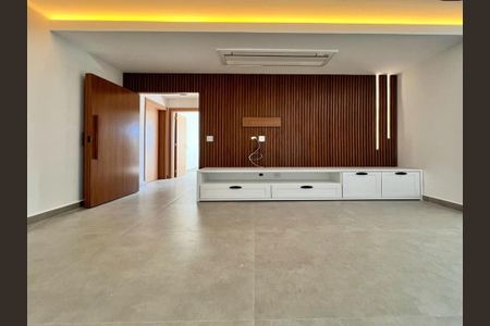 Apartamento à venda com 2 quartos, 71m² em Vila Galvão, Jundiaí