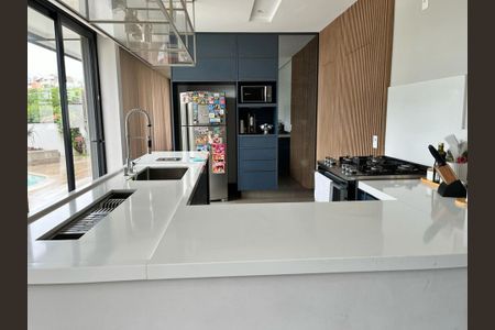 Casa à venda com 290m², 3 quartos e 3 vagas