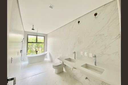 Casa à venda com 447m², 4 quartos e 4 vagas