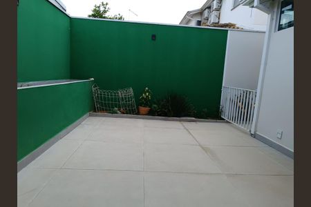 Casa à venda com 120m², 3 quartos e 2 vagas