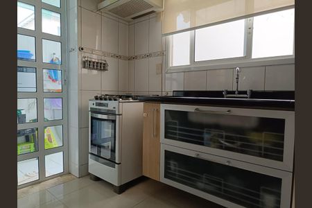 Casa à venda com 120m², 3 quartos e 2 vagas