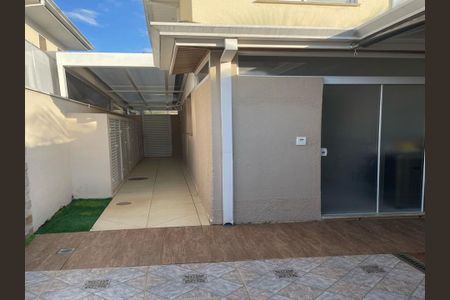 Casa à venda com 120m², 3 quartos e 2 vagas