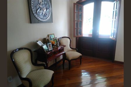 Casa à venda com 5 quartos, 260m² em Icaraí, Niterói