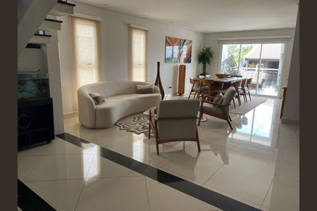 Casa à venda com 3 quartos, 318m² em Medeiros, Jundiaí