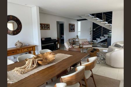 Casa à venda com 3 quartos, 318m² em Medeiros, Jundiaí