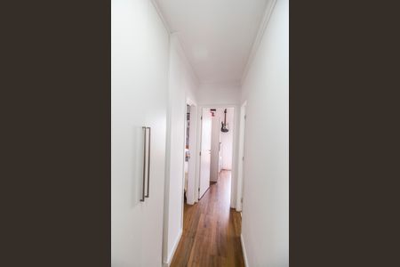 Casa de condomínio à venda com 187m², 3 quartos e 2 vagas Casa de condomínio à venda com 187m², 3 quartos e 2 vagasCorredor