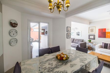 Casa de condomínio à venda com 187m², 3 quartos e 2 vagas Casa de condomínio à venda com 187m², 3 quartos e 2 vagasSala