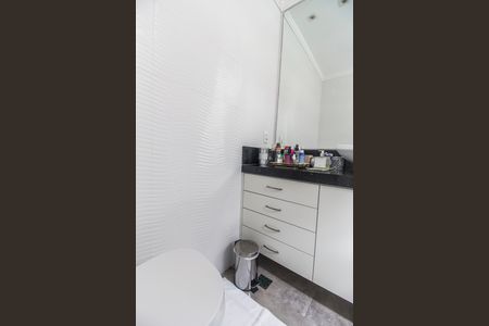 Casa de condomínio à venda com 187m², 3 quartos e 2 vagas Casa de condomínio à venda com 187m², 3 quartos e 2 vagasBanheiro da Suíte