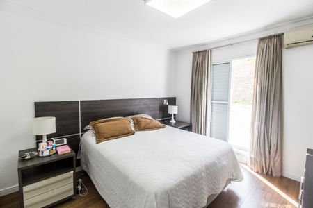 Casa de condomínio à venda com 187m², 3 quartos e 2 vagas Casa de condomínio à venda com 187m², 3 quartos e 2 vagasSuíte