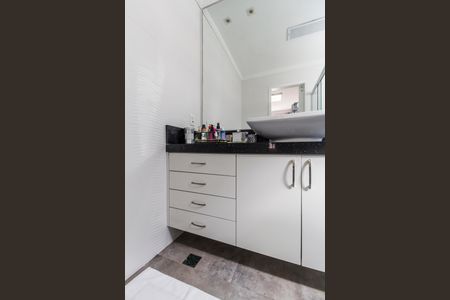 Casa de condomínio à venda com 187m², 3 quartos e 2 vagas Casa de condomínio à venda com 187m², 3 quartos e 2 vagasBanheiro da Suíte