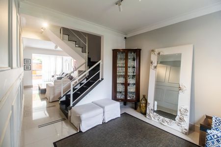 Casa de condomínio à venda com 187m², 3 quartos e 2 vagas Casa de condomínio à venda com 187m², 3 quartos e 2 vagasSala