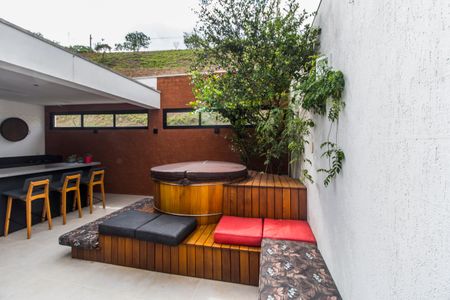 Casa de condomínio à venda com 187m², 3 quartos e 2 vagas Casa de condomínio à venda com 187m², 3 quartos e 2 vagasOfurô