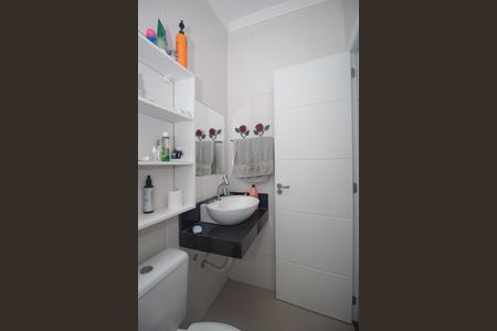 Casa à venda com 82m², 2 quartos e 2 vagas Casa à venda com 82m², 2 quartos e 2 vagasBanheiro da Suíte 2