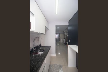 Casa à venda com 82m², 2 quartos e 2 vagas Casa à venda com 82m², 2 quartos e 2 vagasCozinha