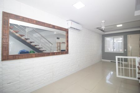 Casa à venda com 82m², 2 quartos e 2 vagas Casa à venda com 82m², 2 quartos e 2 vagasSala