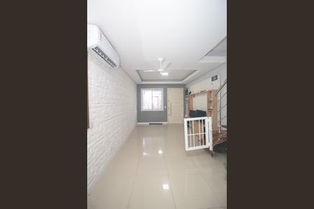 Casa à venda com 82m², 2 quartos e 2 vagas Casa à venda com 82m², 2 quartos e 2 vagasSala