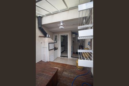 Casa à venda com 82m², 2 quartos e 2 vagas Casa à venda com 82m², 2 quartos e 2 vagasCozinha