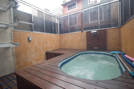 Casa à venda com 82m², 2 quartos e 2 vagas Casa à venda com 82m², 2 quartos e 2 vagasÁrea Externa