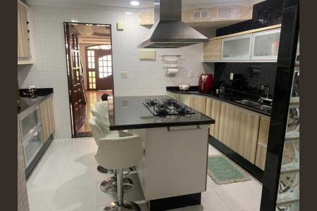 Casa à venda com 3 quartos, 300m² em Portuguesa, Rio de Janeiro