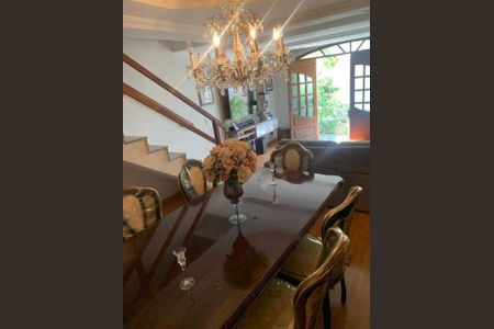 Casa à venda com 300m², 3 quartos e 3 vagas