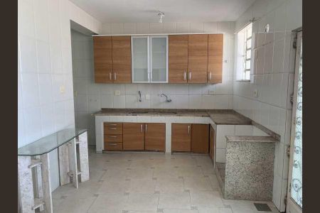 Casa à venda com 325m², 4 quartos e 4 vagas