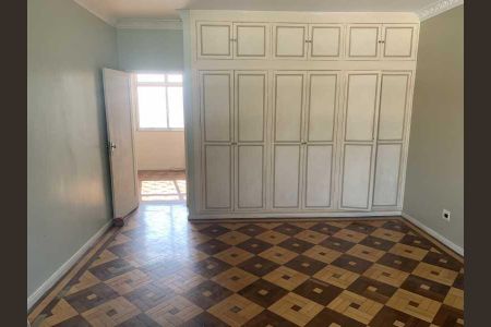 Casa à venda com 325m², 4 quartos e 4 vagas