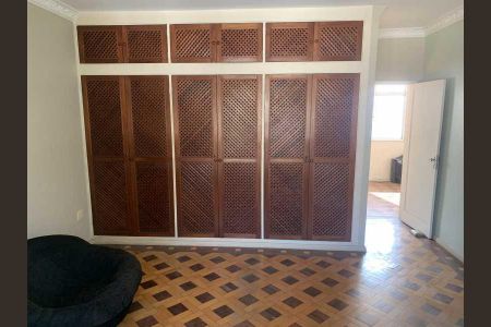 Casa à venda com 325m², 4 quartos e 4 vagas