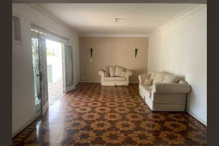 Casa à venda com 325m², 4 quartos e 4 vagas