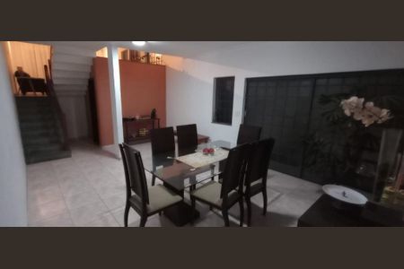 Casa à venda com 3 quartos, 237m² em Vila Santana, São Paulo