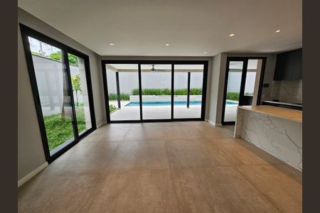 Casa à venda com 4 quartos, 550m² em Jardim Luzitania, São Paulo