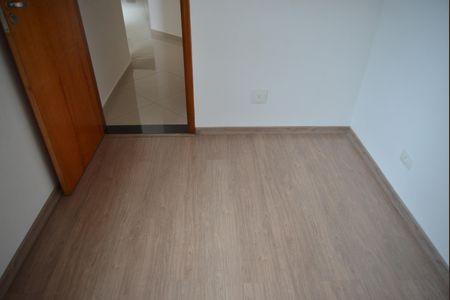 Apartamento à venda com 78m², 2 quartos e 1 vagaQuarto 2