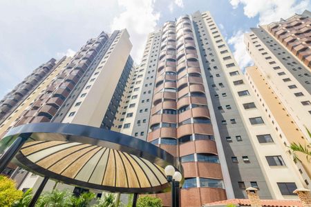 Apartamento à venda com 130m², 3 quartos e 3 vagas Apartamento à venda com 130m², 3 quartos e 3 vagasFachada