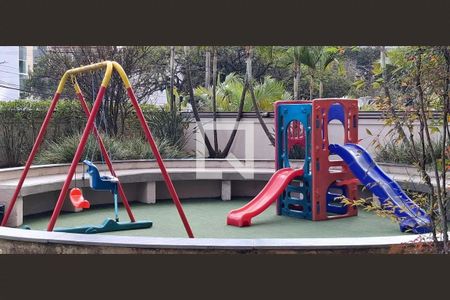 Apartamento à venda com 130m², 3 quartos e 3 vagas Apartamento à venda com 130m², 3 quartos e 3 vagasÁrea comum - Playground