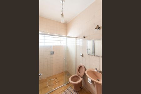 Casa à venda com 190m², 3 quartos e 2 vagasBanheiro 1