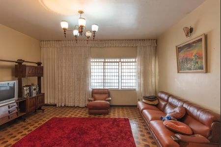 Casa à venda com 190m², 3 quartos e 2 vagasSala